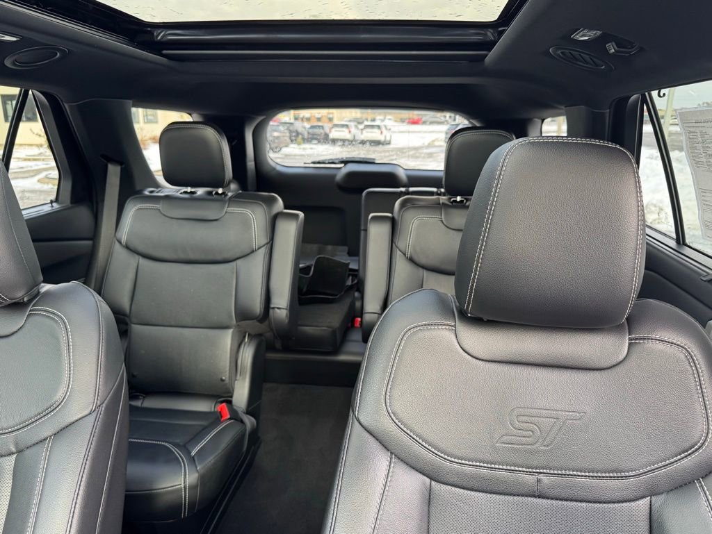 Used 2024 Ford Explorer ST w/ Technology Package image 23