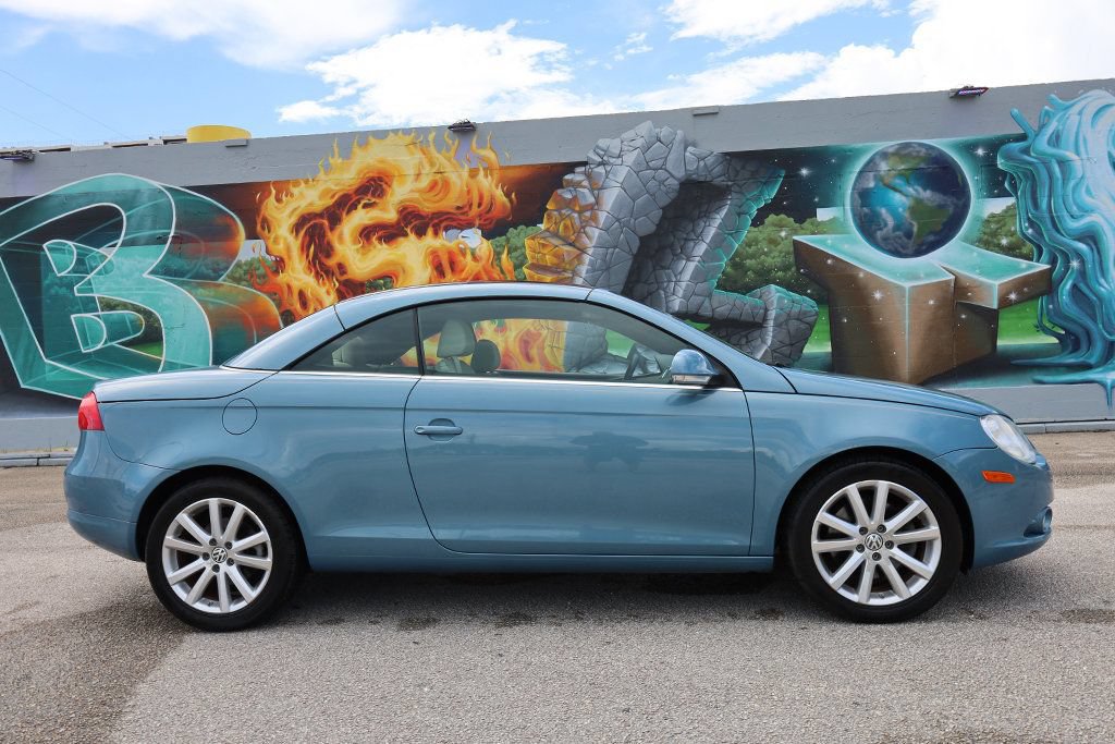 Used 2008 Volkswagen Eos 2.0T FWD image 4