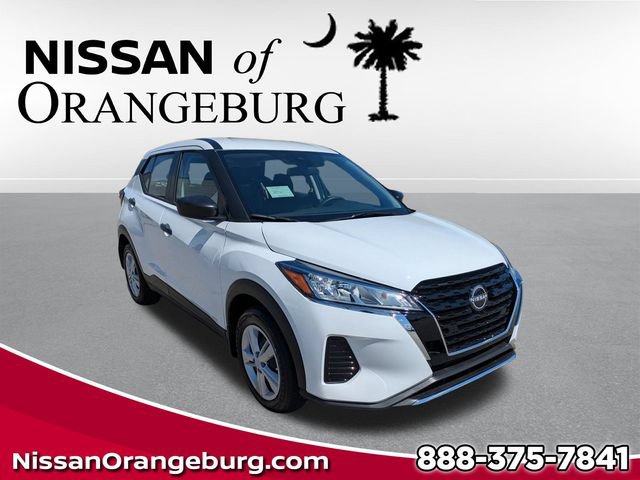 New 2025 Nissan Kicks Play S
