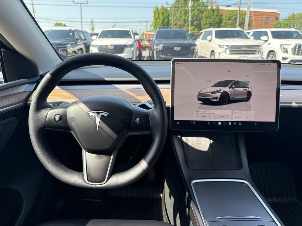 Used 2024 Tesla Model Y Long Range AWD/4WD image 13