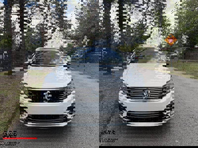 Used 2017 Volkswagen Passat 1.8T R-Line image 10