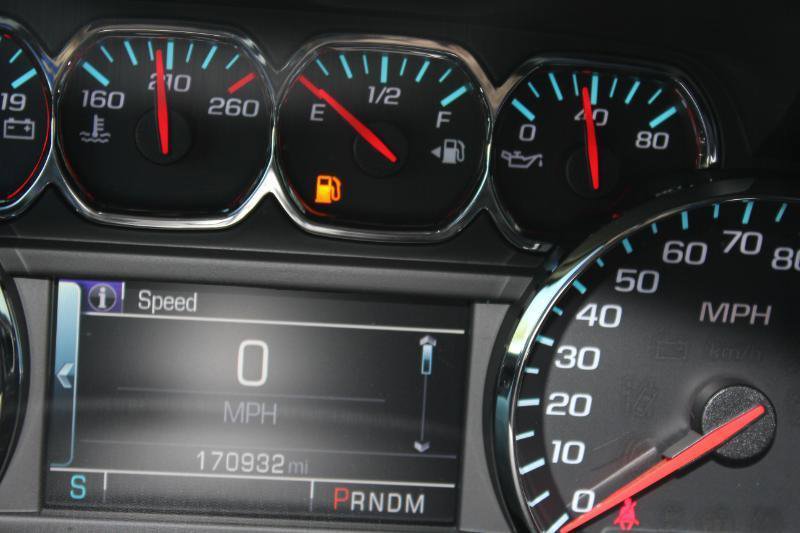 Used 2015 Chevrolet Suburban LT image 17