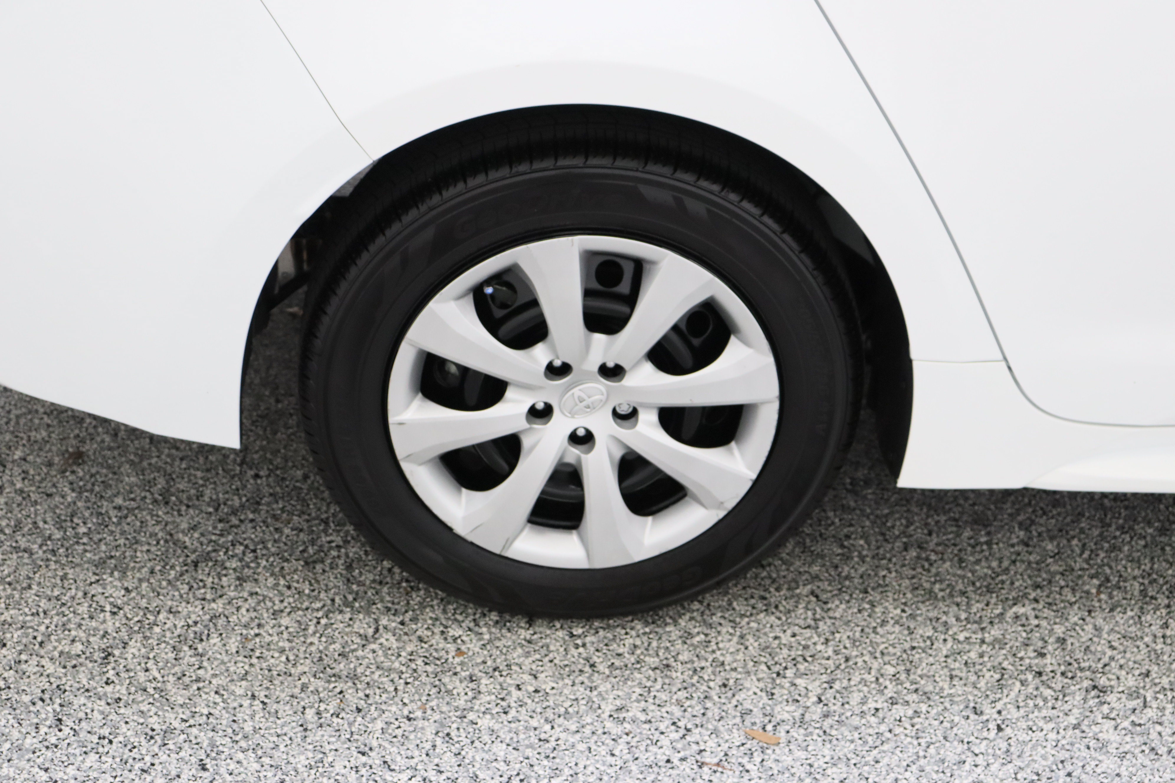 Used 2025 Toyota Corolla LE FWD image 6