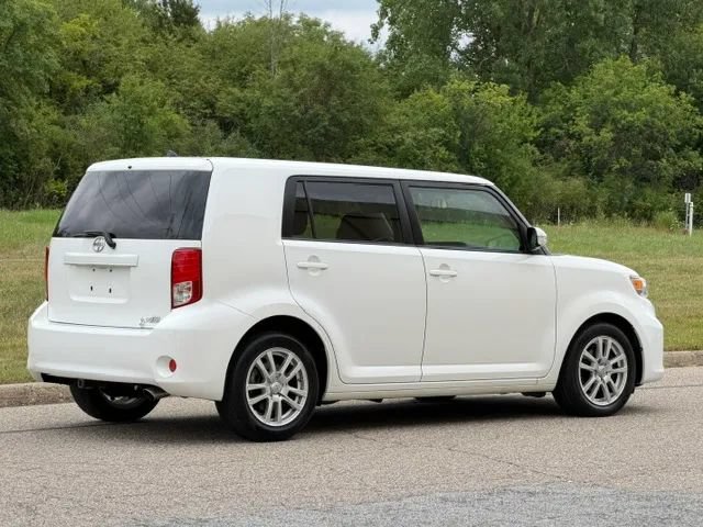 Used 2012 Scion xB FWD image 28