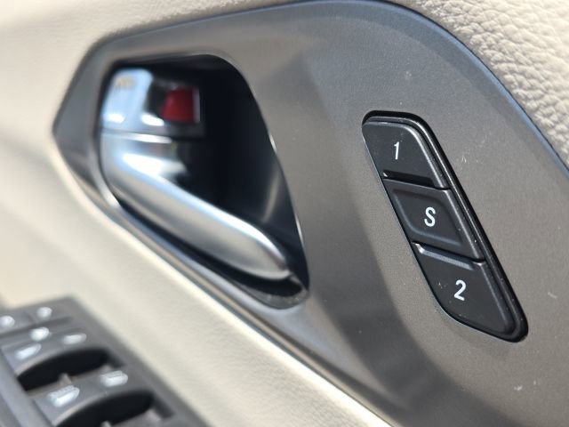 Used 2023 Chrysler Pacifica Touring-L FWD image 24