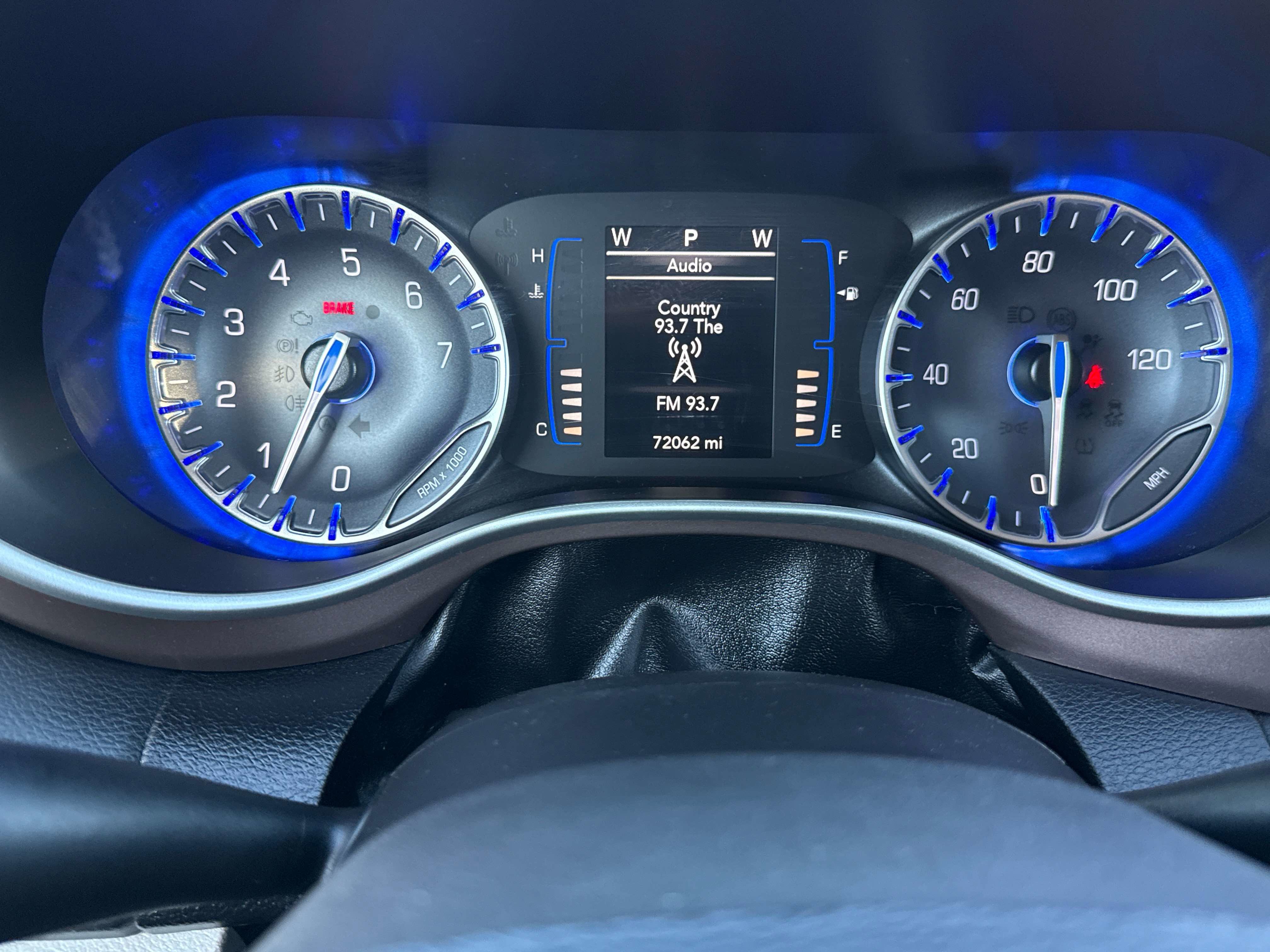 Used 2022 Chrysler Voyager LX image 24