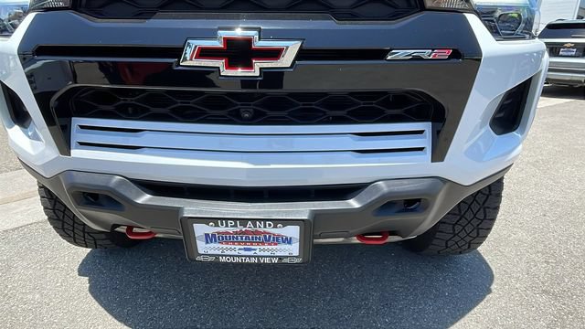Used 2025 Chevrolet Colorado ZR2 w/ Technology Package AWD/4WD image 9