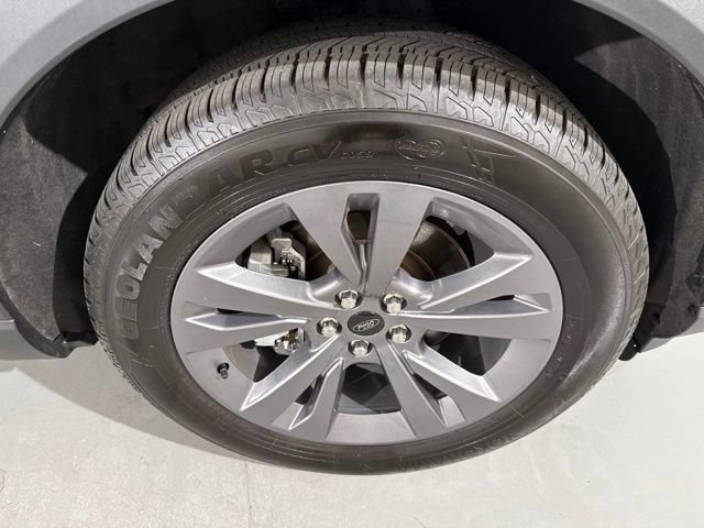 Used 2022 Ford Explorer XLT w/ Equipment Group 202A AWD/4WD image 16
