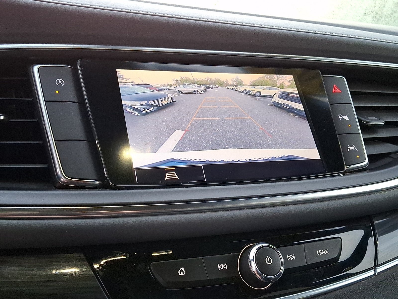 Used 2024 Buick Enclave Essence FWD image 19