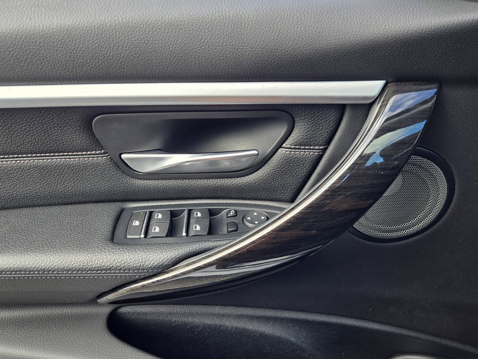 Used 2018 BMW 330i Sedan RWD image 26