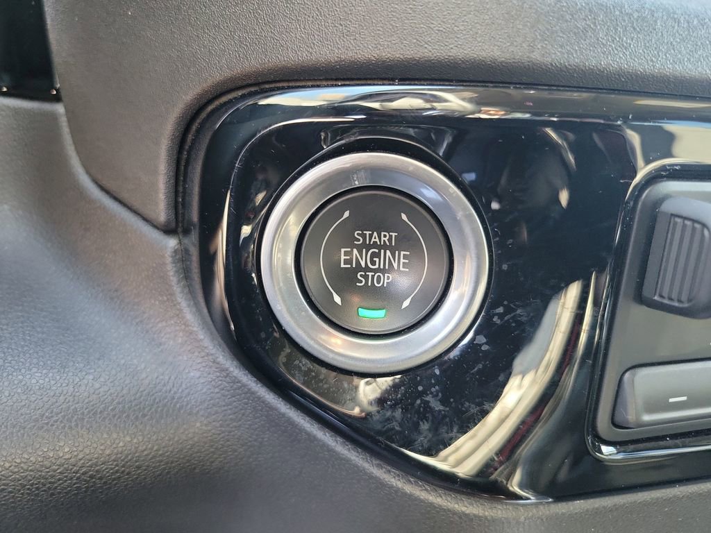 Used 2022 Chevrolet Silverado 1500 Custom image 31