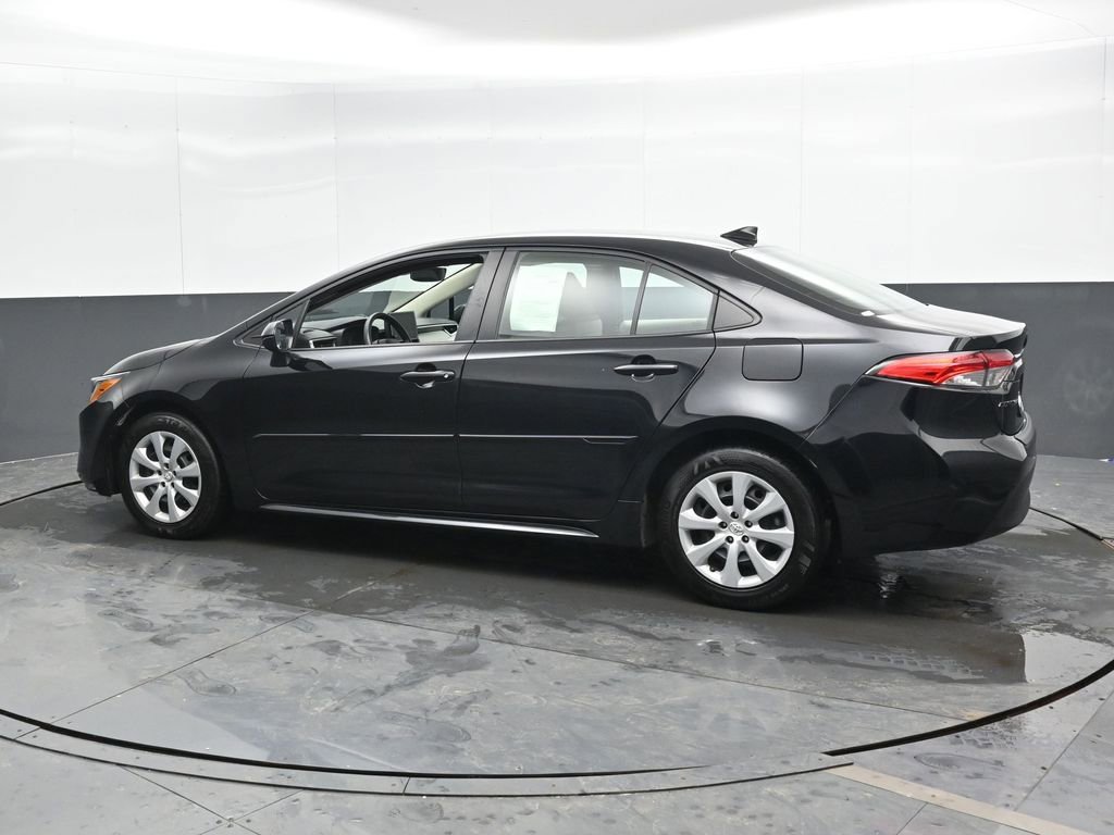 Used 2024 Toyota Corolla LE image 9