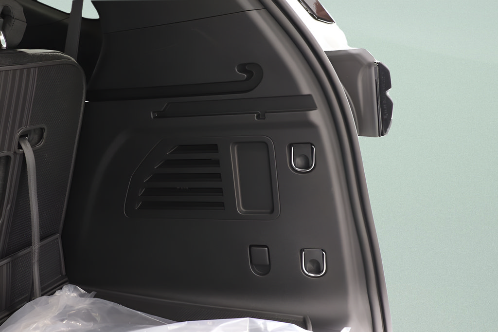 New 2027 Chevrolet Traverse LT w/ Sun and Wheel Package FWD image 29