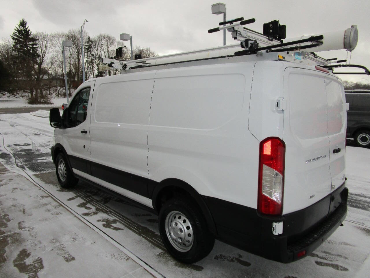 Used 2022 Ford Transit 250 Low Roof AWD image 6