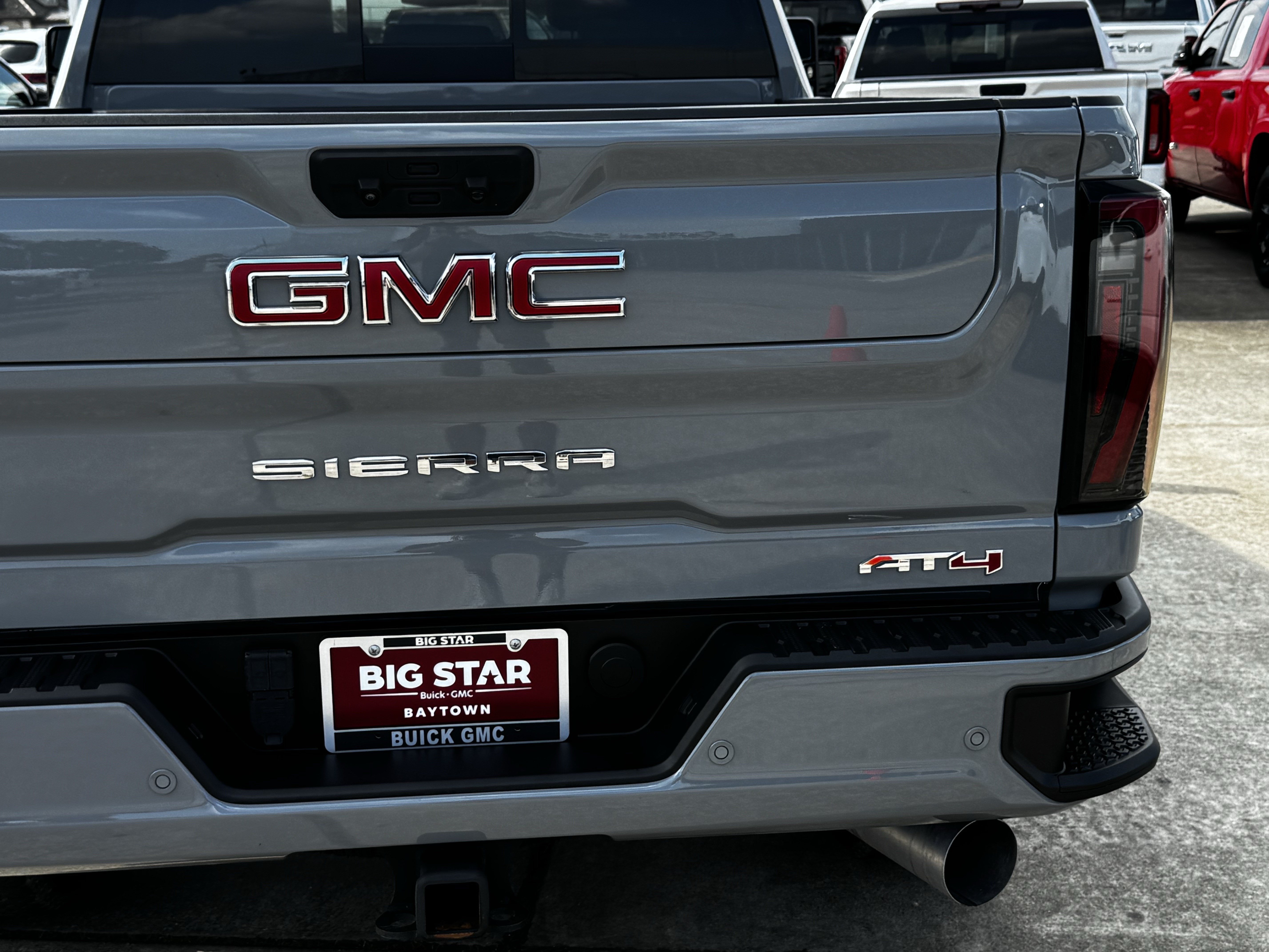 Used 2024 GMC Sierra 2500 AT4 w/ AT4 Preferred Package AWD/4WD image 10