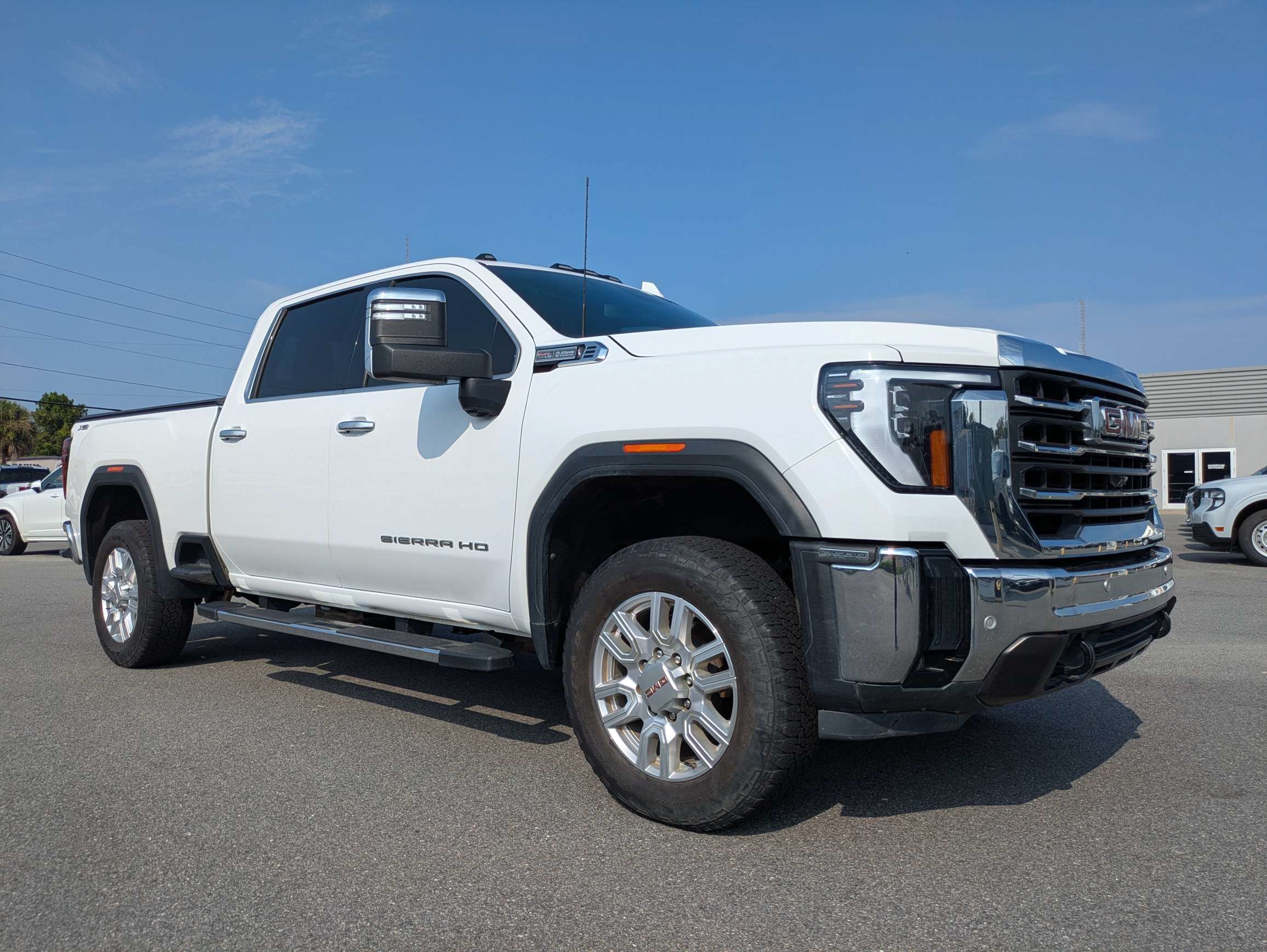 Used 2024 GMC Sierra 2500 SLT w/ SLT Premium Package AWD/4WD image 2