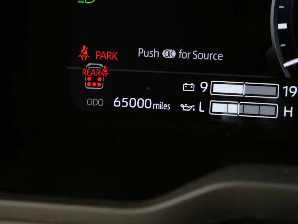 Used 2023 Toyota Sequoia Capstone AWD/4WD image 34