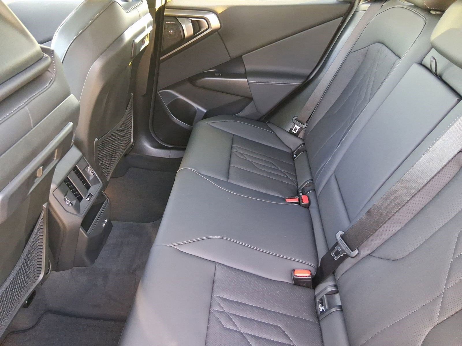 Used 2026 BMW X3 xDrive30 w/ M Sport Package image 27