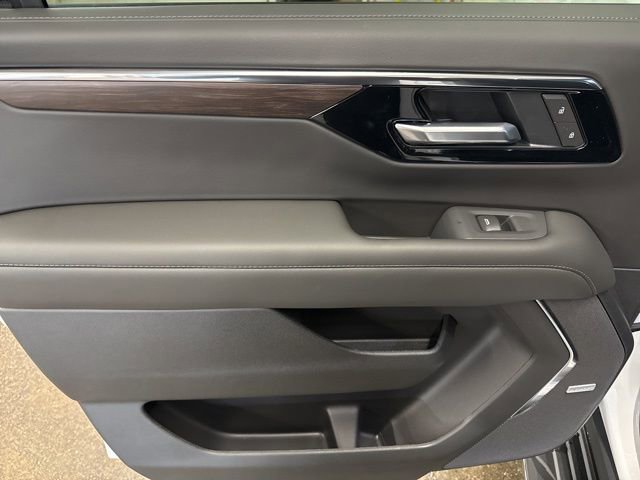 New 2026 Chevrolet Suburban LT w/ Comfort Package AWD/4WD image 21