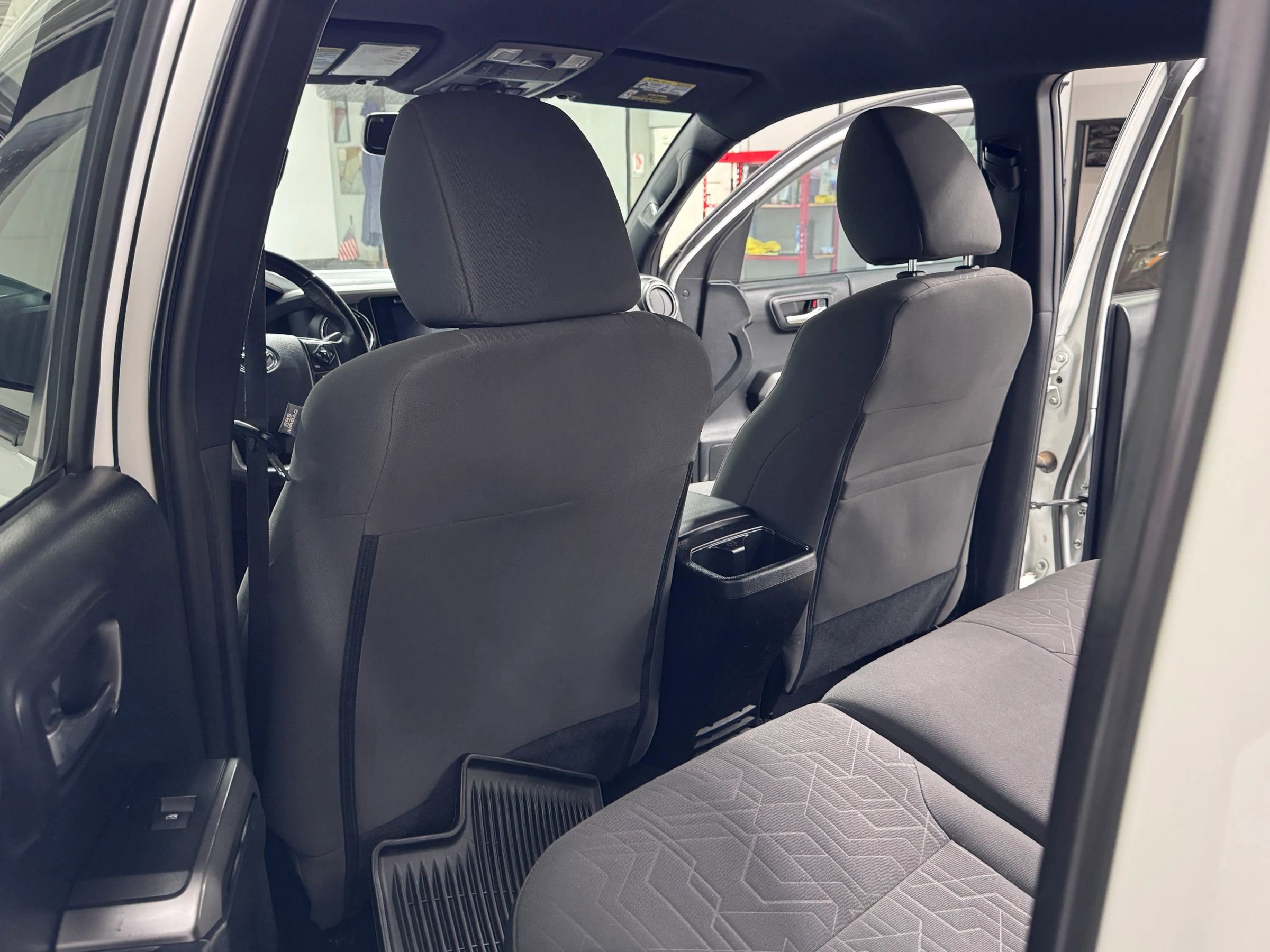 Used 2016 Toyota Tacoma TRD Off-Road w/ Towing Package AWD/4WD image 18