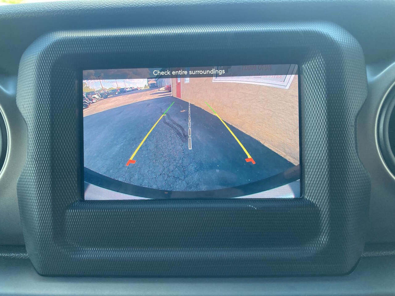 Used 2020 Jeep Wrangler Sport image 23