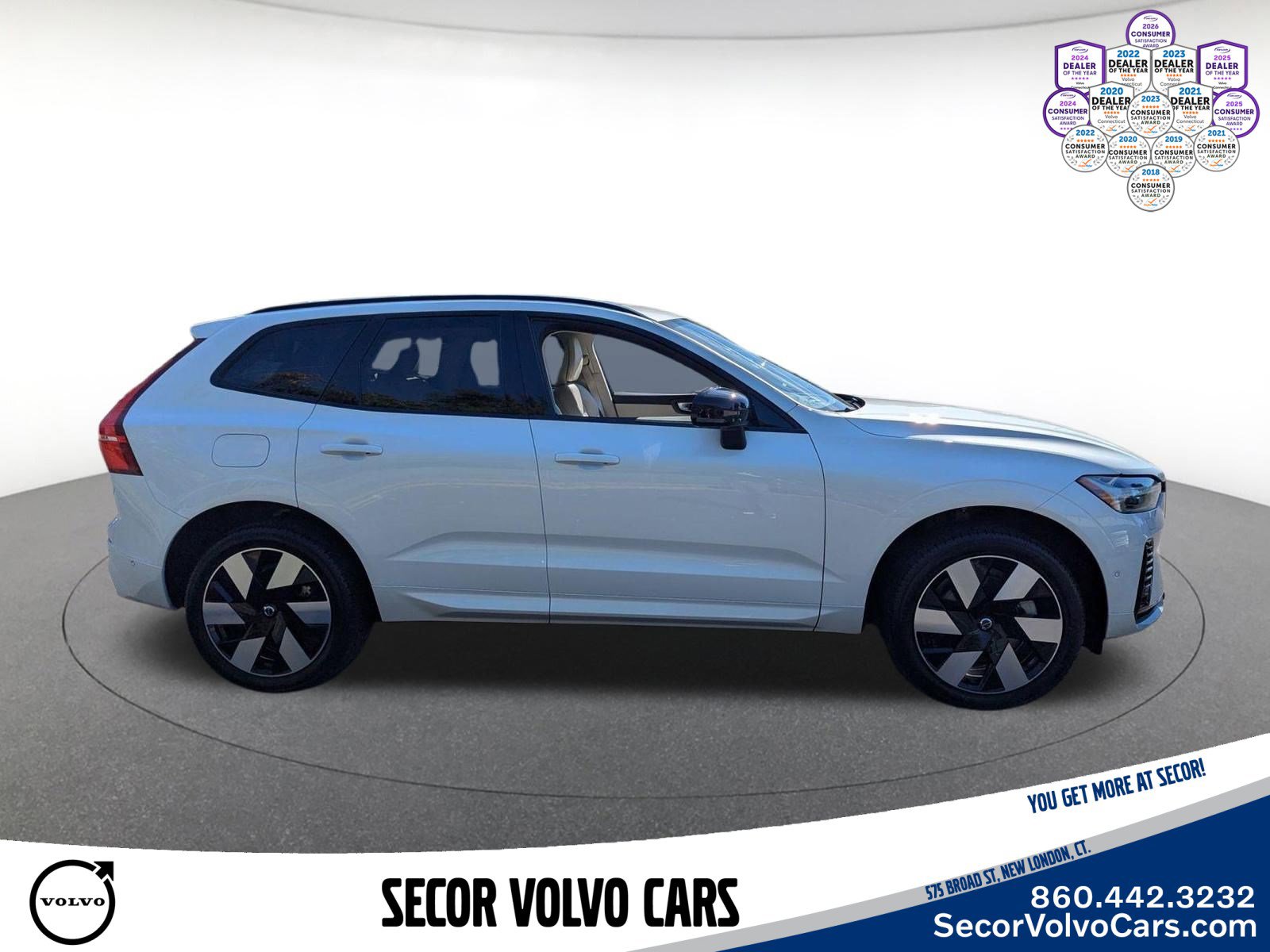 Certified 2024 Volvo XC60 T8 Plus w/ Protection Package Premier image 3