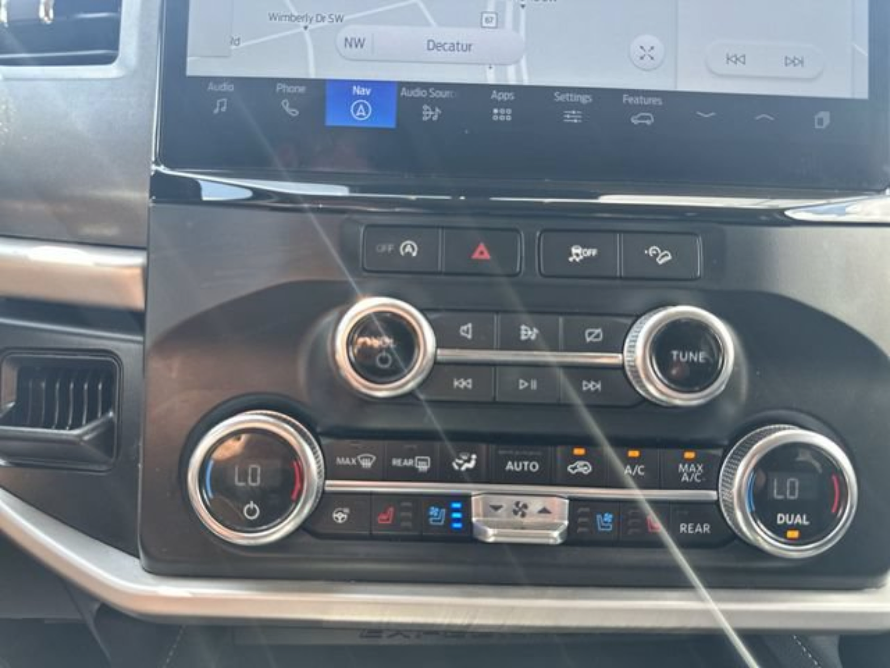 Used 2024 Ford Expedition XLT AWD/4WD image 16