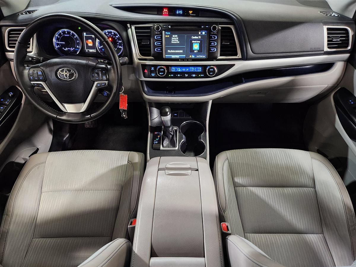 Used 2019 Toyota Highlander Plus FWD image 45
