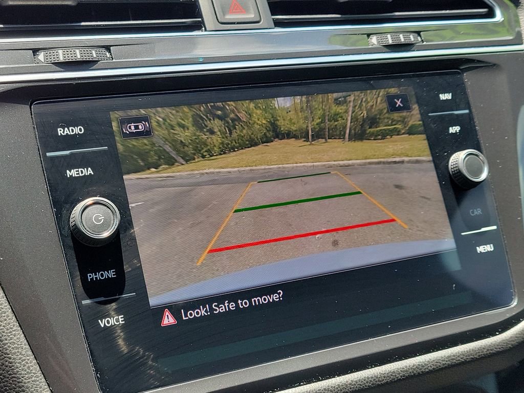 Used 2022 Volkswagen Tiguan SEL R-Line AWD/4WD image 26