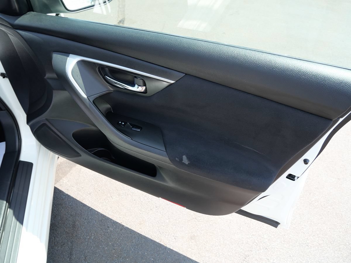 Used 2015 Nissan Altima 2.5 SV FWD image 31