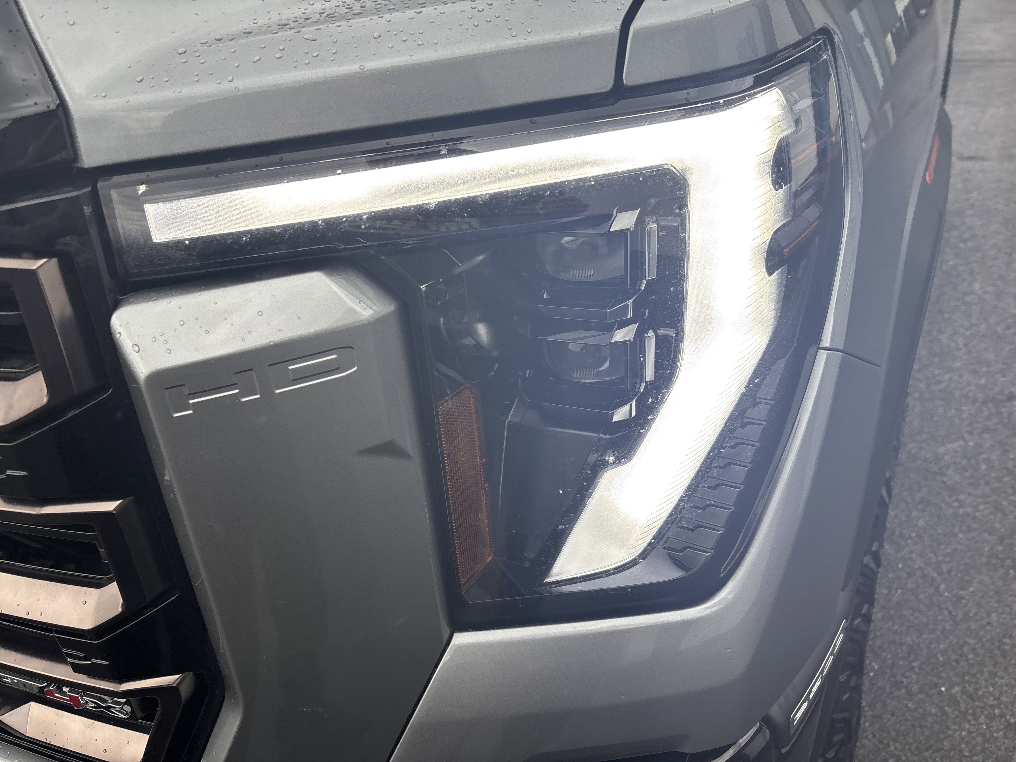 Used 2024 GMC Sierra 2500 AT4X image 10