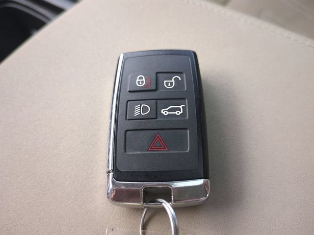 Used 2020 Land Rover Defender 110 SE AWD/4WD image 30