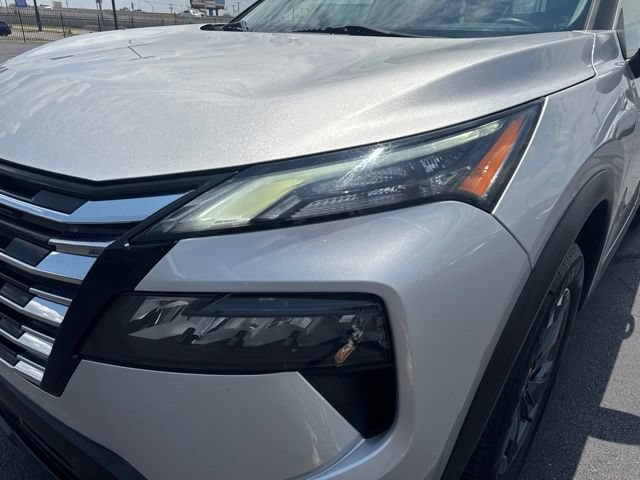 Used 2024 Nissan Rogue SV FWD image 23