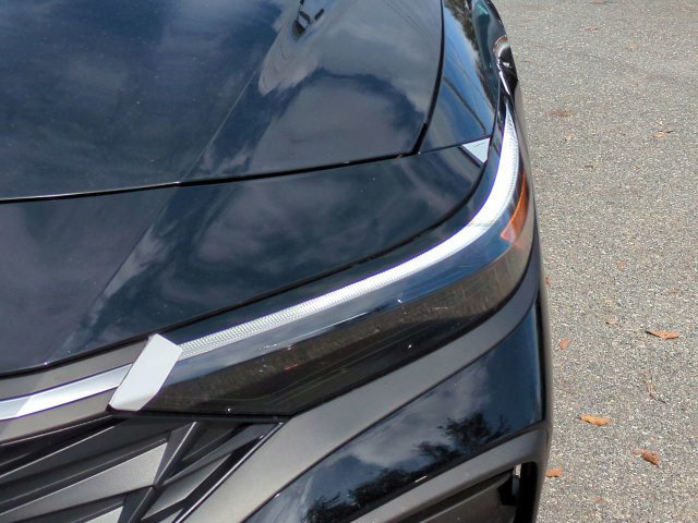New 2026 Hyundai Elantra Sport FWD image 10