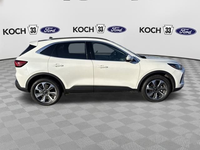 Used 2025 Ford Escape Platinum w/ Premium Technology Package image 8