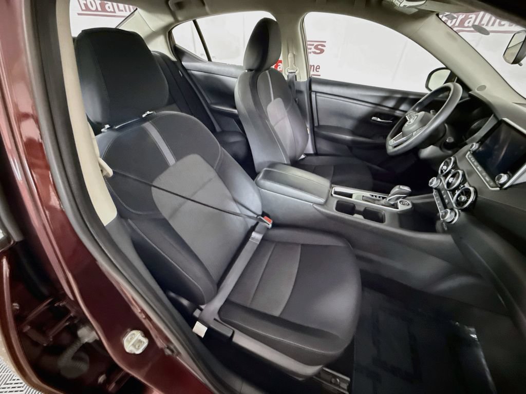 Used 2024 Nissan Sentra SV FWD image 29
