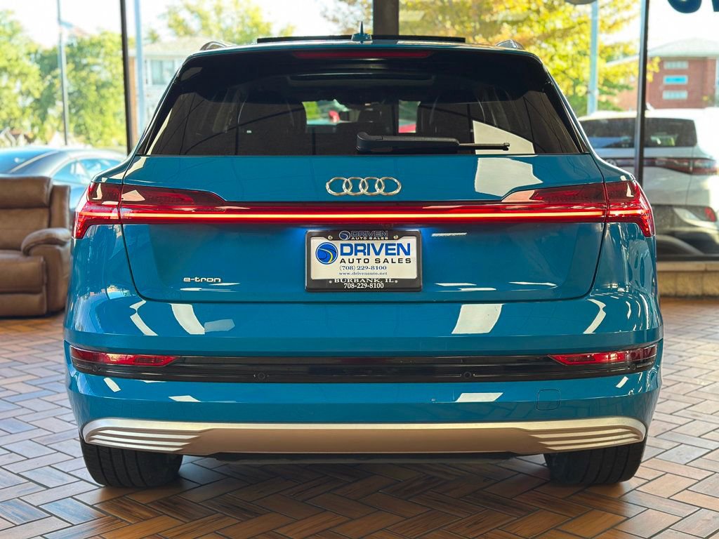 Used 2019 Audi e-tron Prestige w/ Prestige Package image 13