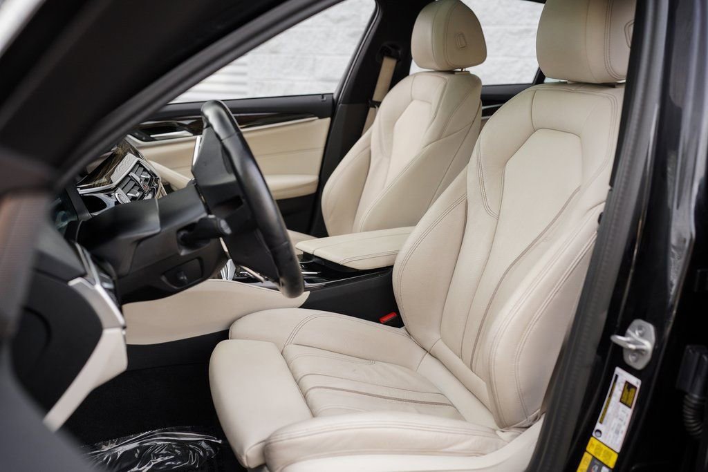Used 2023 BMW 530e w/ M Sport Package image 23