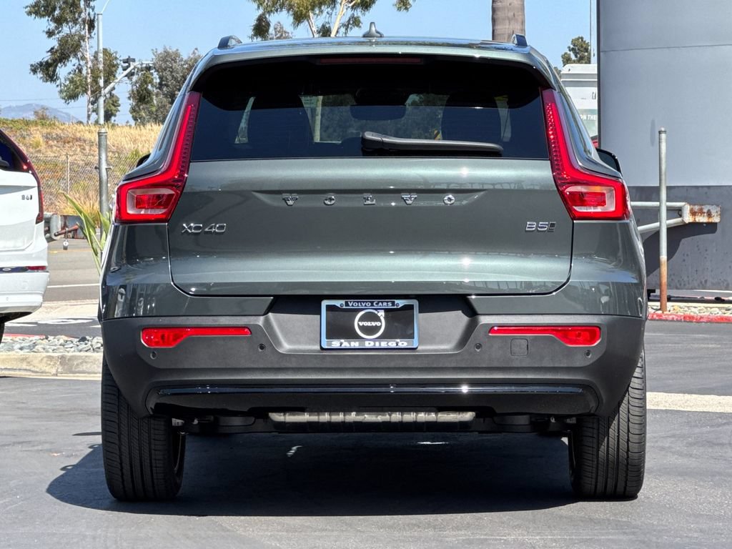 New 2026 Volvo XC40 B5 Plus w/ Climate Package AWD/4WD image 4