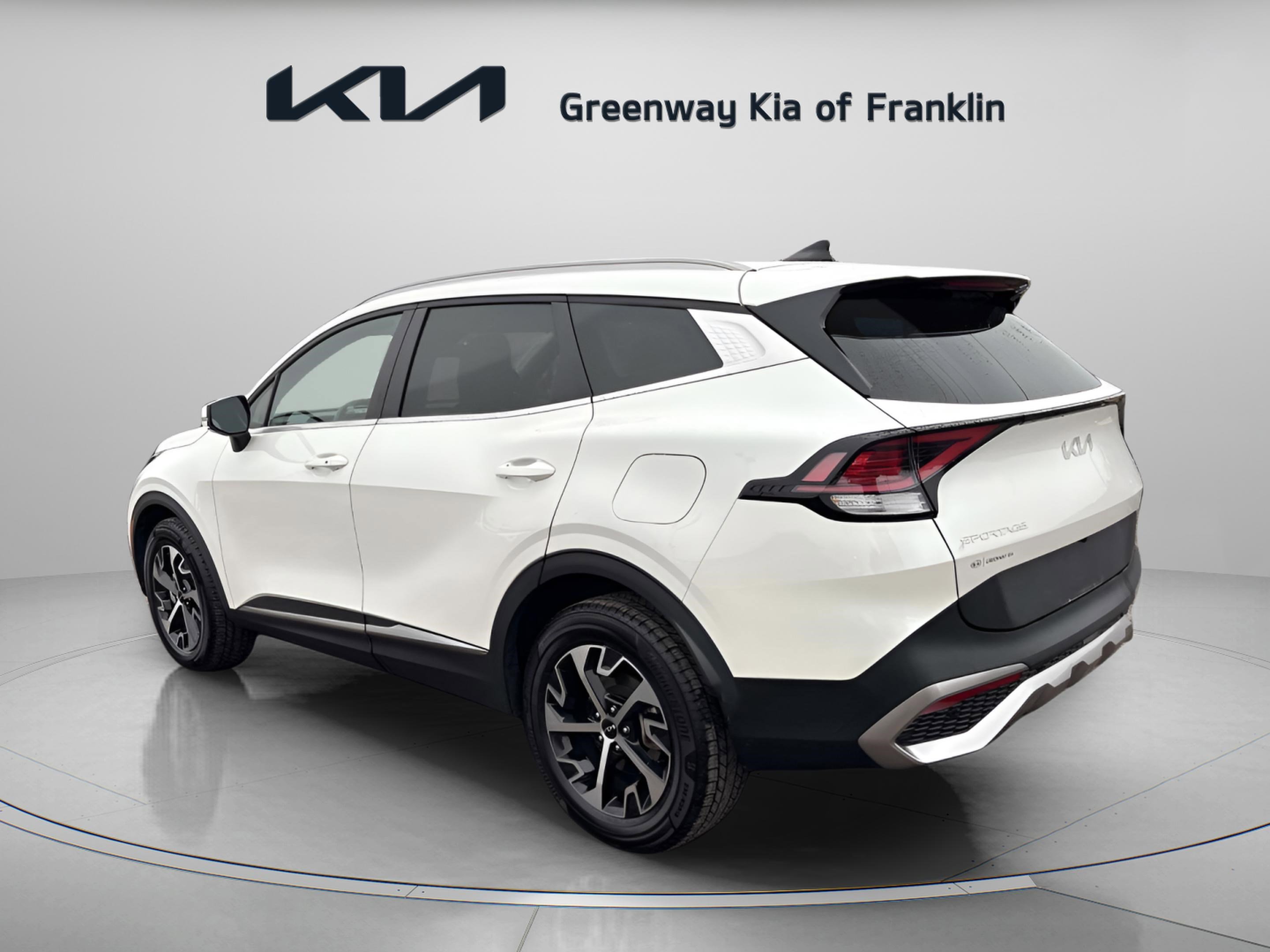 Used 2023 Kia Sportage EX image 5