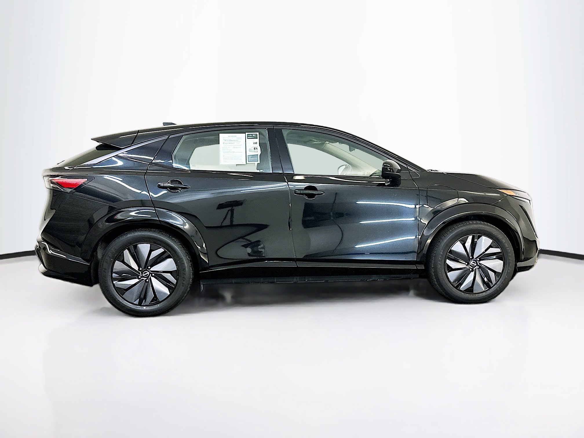 Used 2023 Nissan Ariya AWD image 10