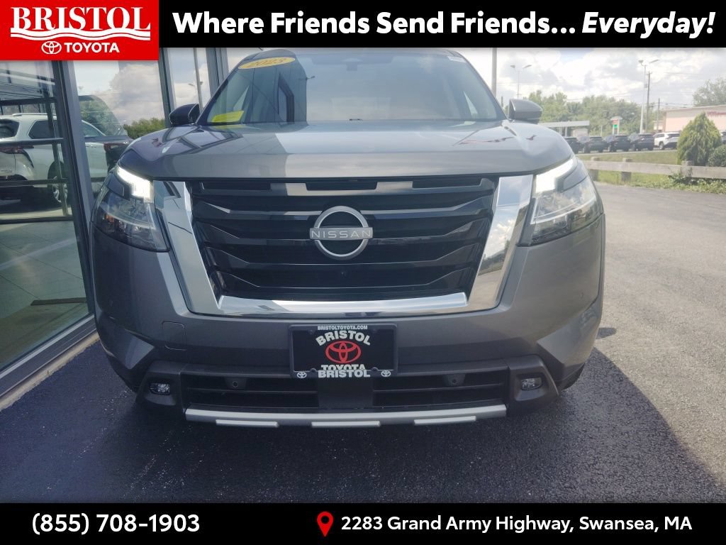 Used 2023 Nissan Pathfinder Platinum AWD/4WD image 39