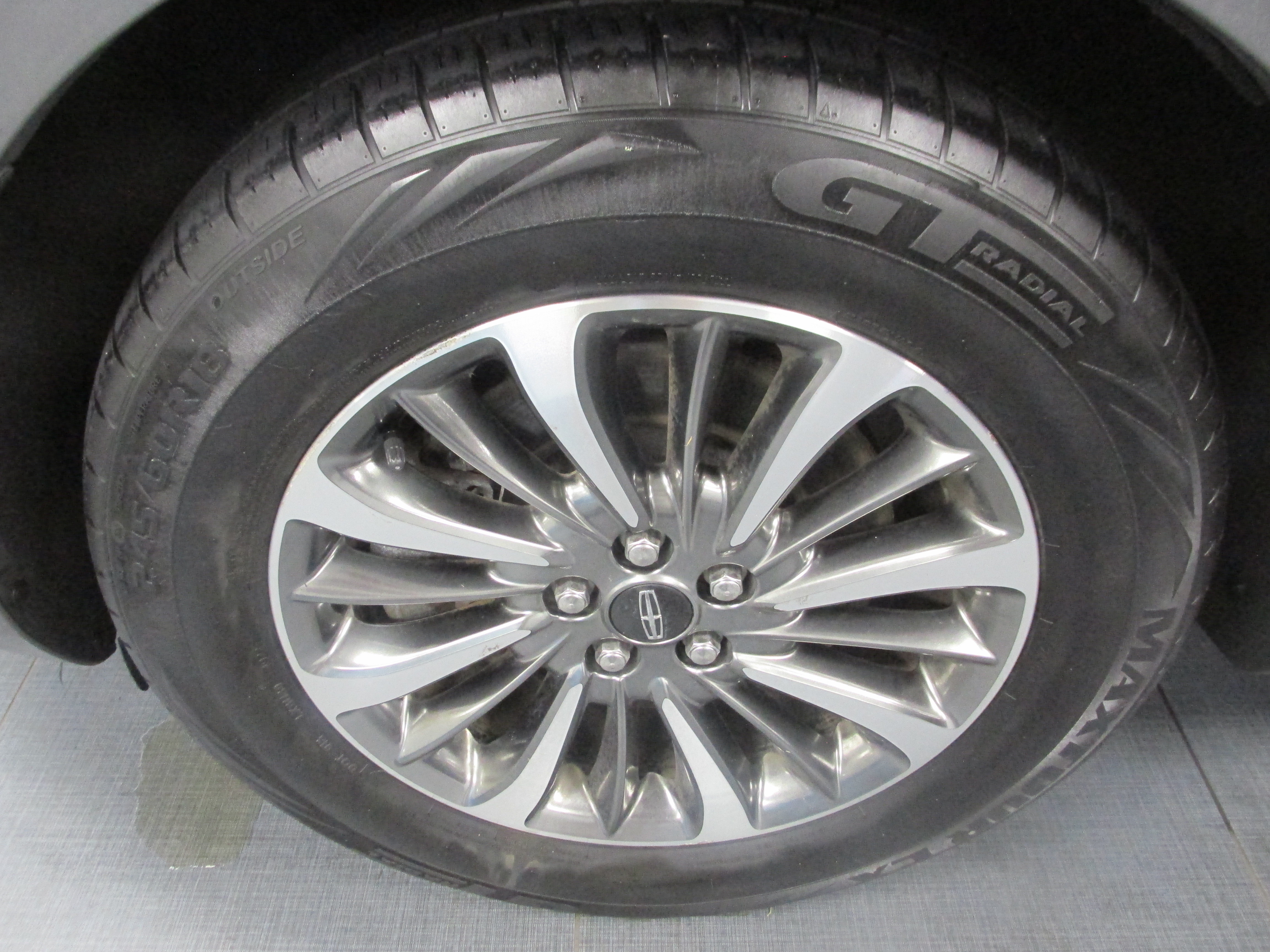 Used 2019 Lincoln Nautilus Select AWD/4WD image 14