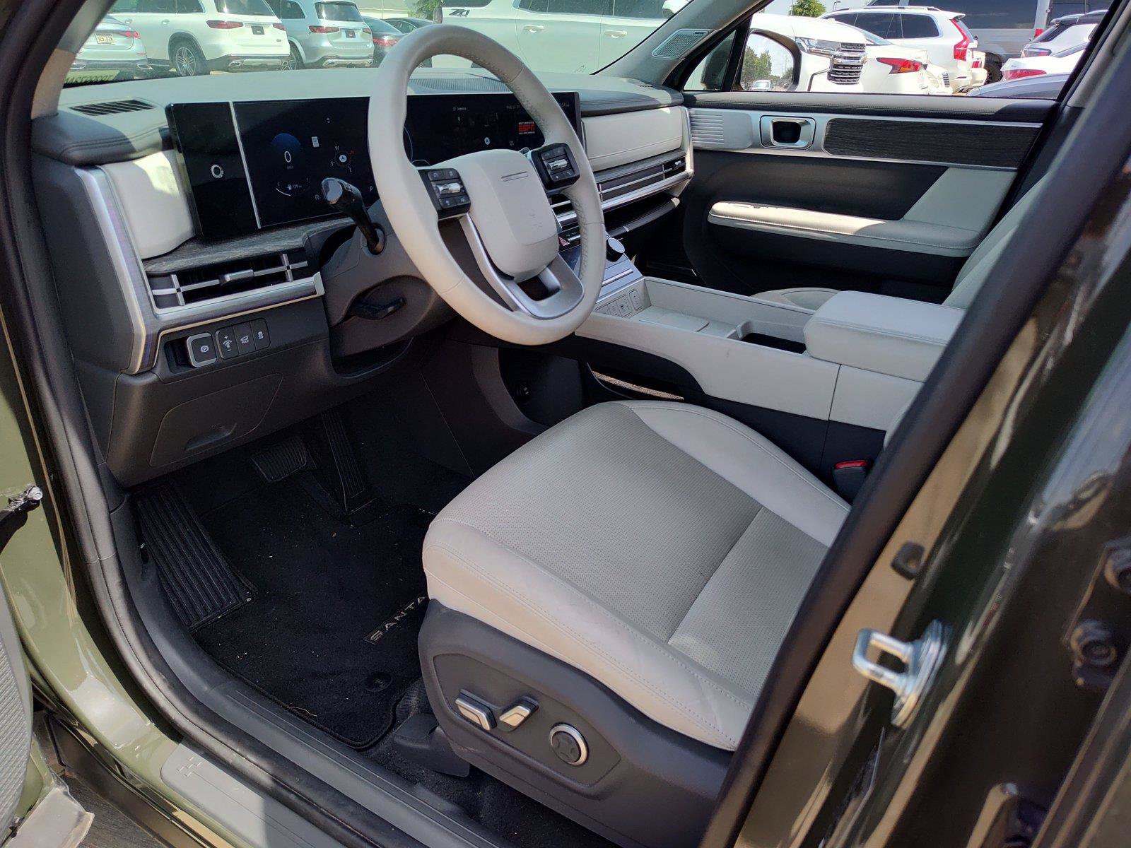 Used 2024 Hyundai Santa Fe Limited FWD image 2
