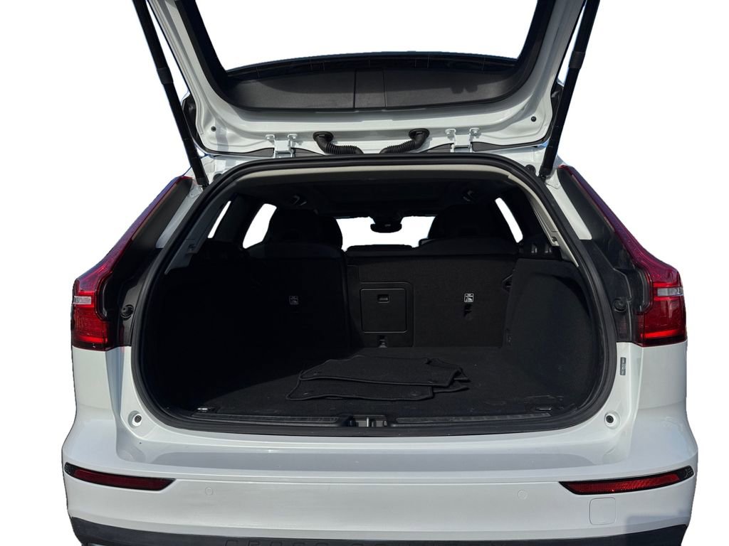 Certified 2025 Volvo V60 B5 Cross Country Plus image 5
