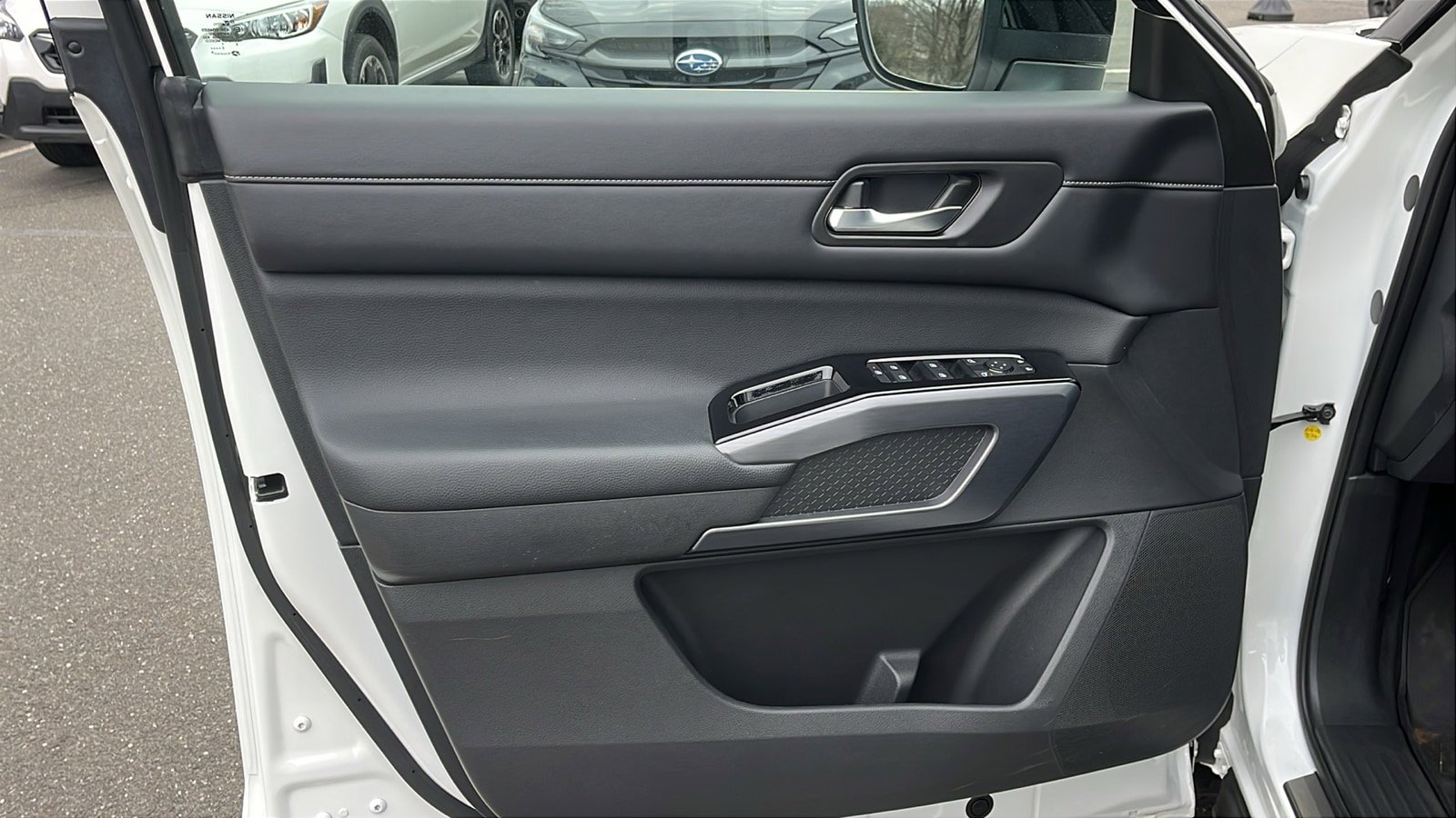 Used 2023 Nissan Pathfinder SL w/ SL Premium Package image 11