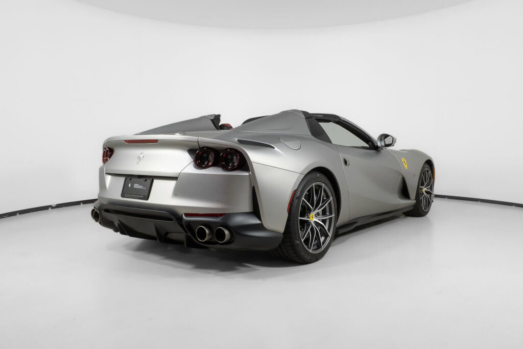 Used 2022 Ferrari 812 GTS image 8