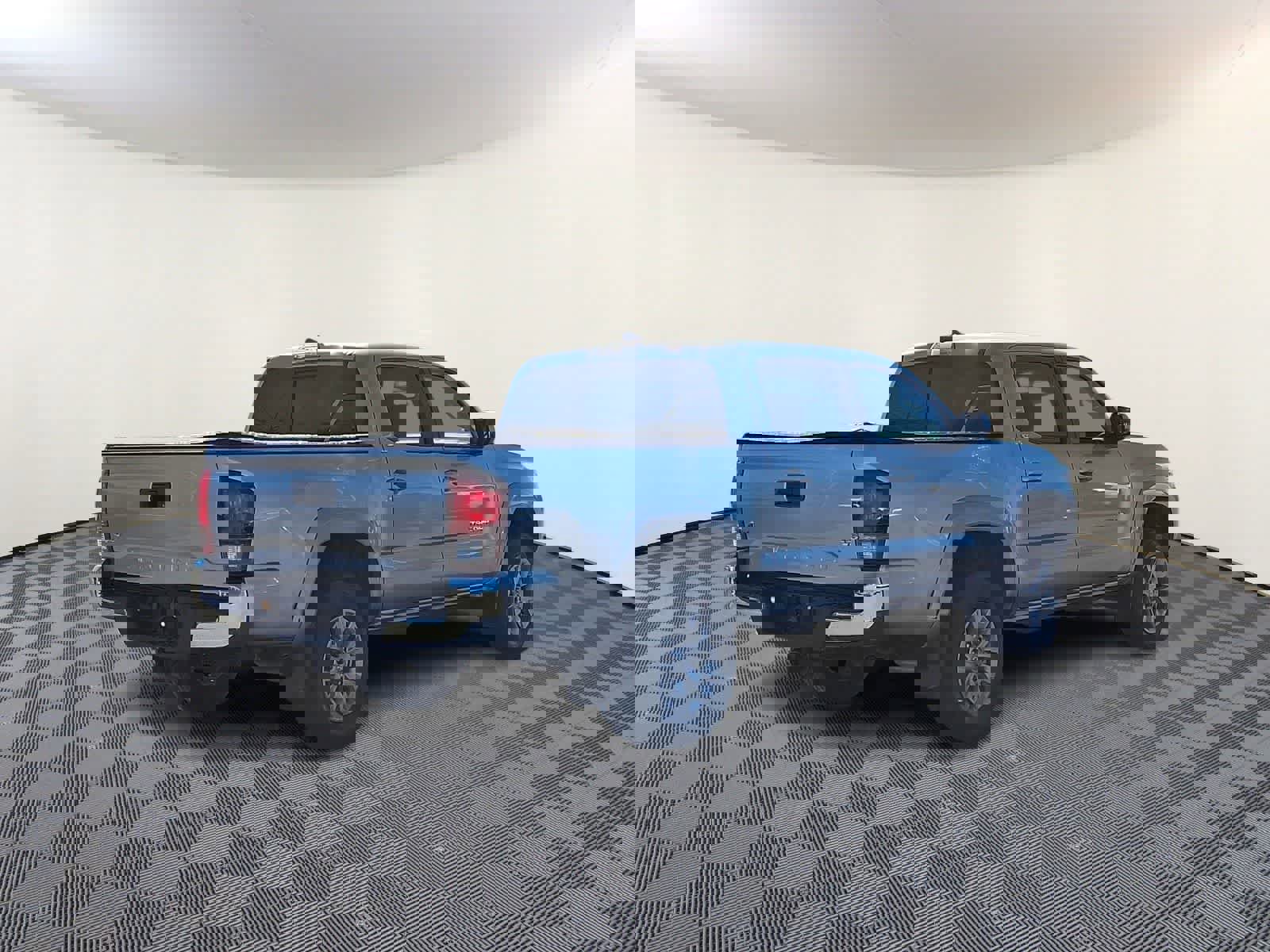 Used 2018 Toyota Tacoma SR5 image 6