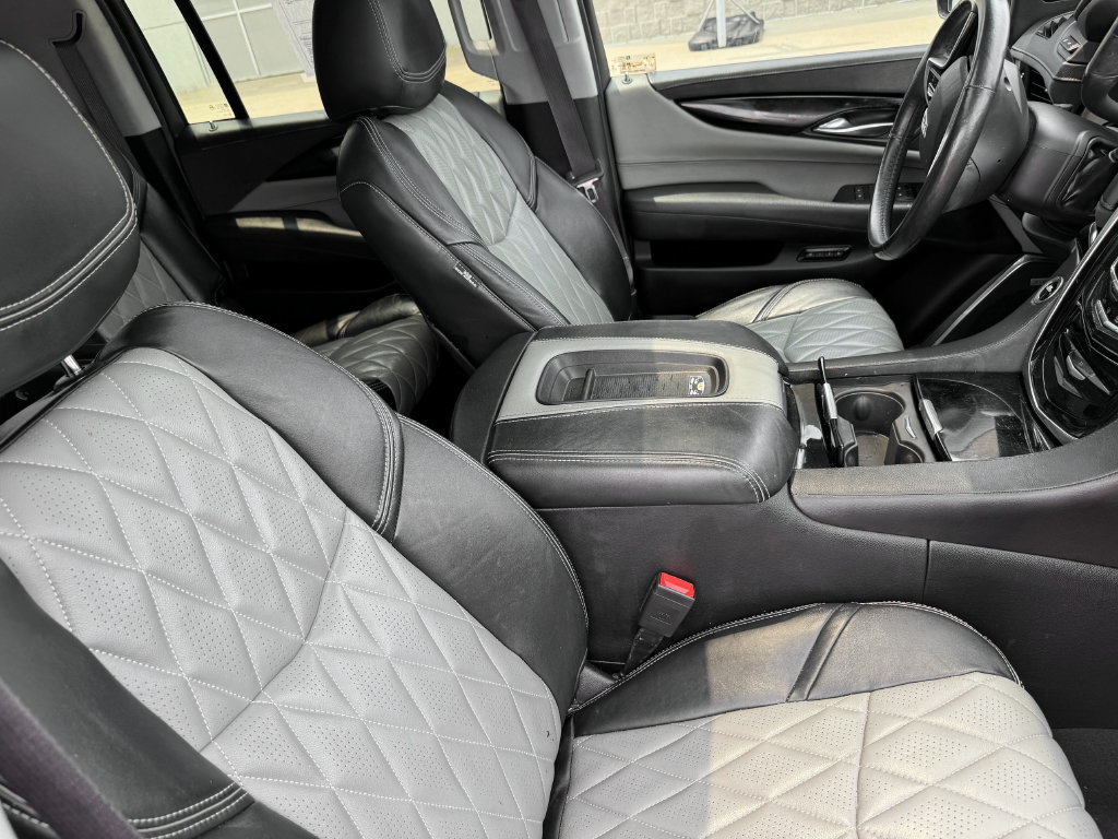 Used 2017 Cadillac Escalade ESV Premium Luxury AWD/4WD image 32