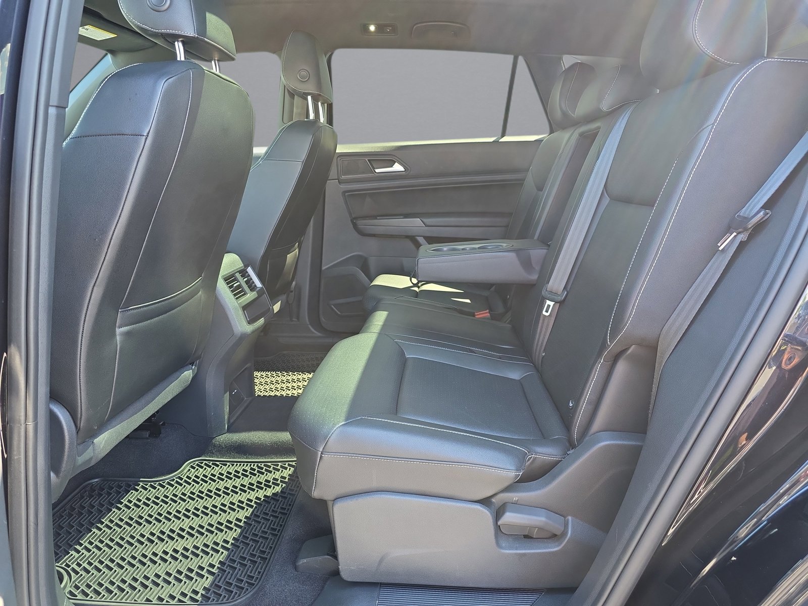 Used 2020 Volkswagen Atlas Cross Sport SEL AWD/4WD image 32